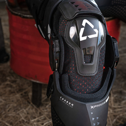 Ortézy na kolena LEATT X-Frame Hybrid Knee Brace