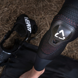 Ortézy na kolena LEATT X-Frame Hybrid Knee Brace