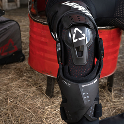 Ortézy na kolena LEATT X-Frame Hybrid Knee Brace