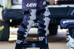 Kloubové chrániče kolen Leatt Knee Guard Dual AXIS PRO Forge 25