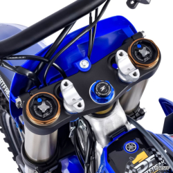 Krytky přední vidlice Zeta KYB AOS Black Yamaha YZ125/250 YZF250/450 05-26 Kawasaki KX250F 20-24 Suzuki RMZ250 19-26 