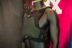 Chránič hrudi a zad FOX Airframe Chest Guard Black